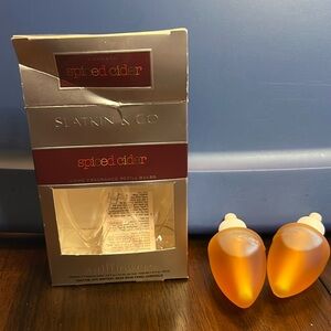 The White Barn candle co- spiced cider wallflower refill bulbs‎